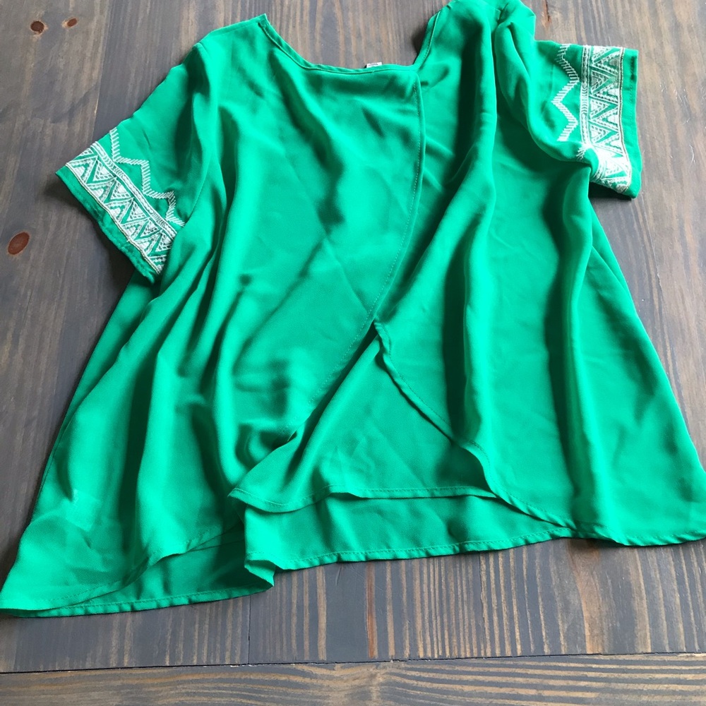 SUGAR AND STYLE TOP